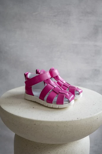 TD Shoes Zárt Szandál