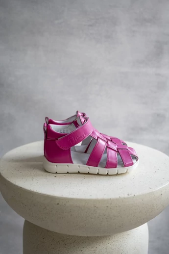 TD Shoes Zárt Szandál