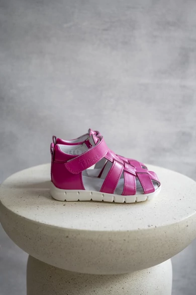 TD Shoes Zárt Szandál